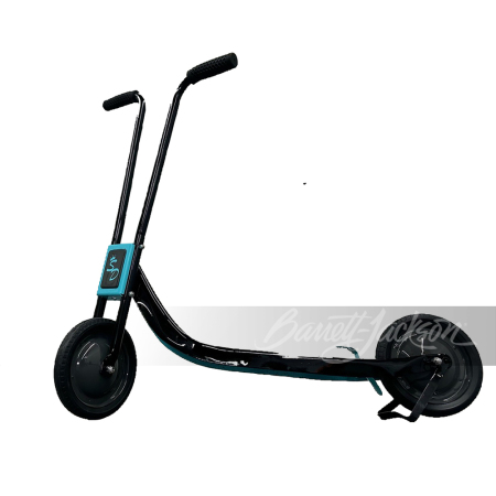 VINTAGE PUSH SCOOTER