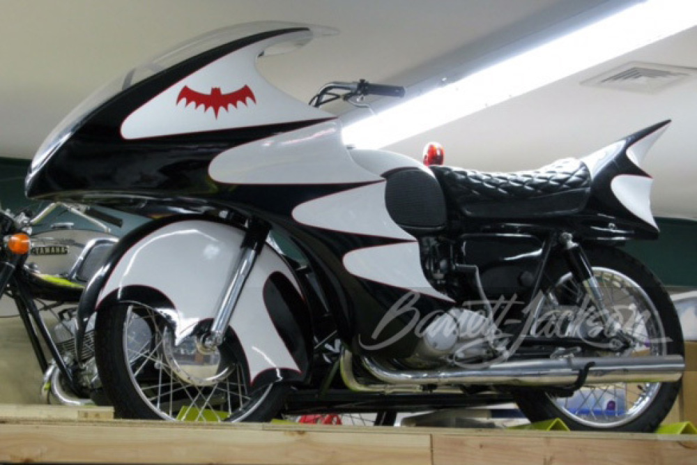 Lot 470 1966 YAMAHA ENDURO DT125 BATCYCLE RE-CREATION