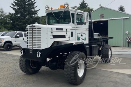 1972 OSHKOSH M1000 FLATBED TRUCK