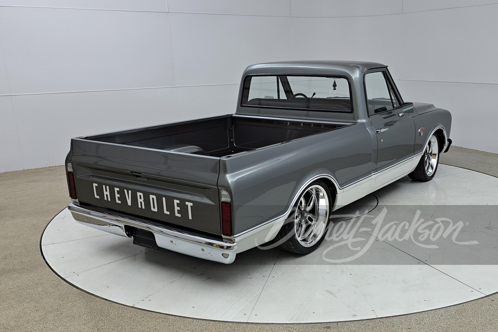 Lot 658 1968 CHEVROLET C10 CUSTOM PICKUP | Barrett-Jackson