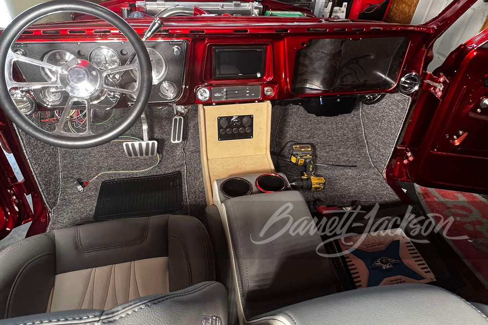 Lot 430 1970 CHEVROLET C10 CUSTOM PICKUP | Barrett-Jackson