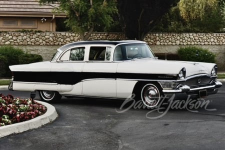 1956 PACKARD CLIPPER CUSTOM 4-DOOR SEDAN