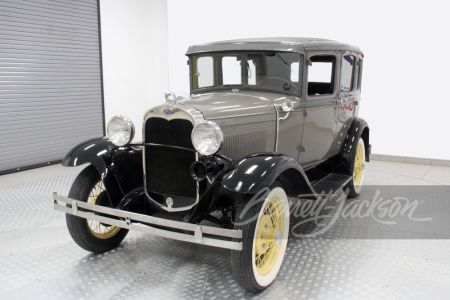 1930 FORD MODEL A DELUXE SEDAN