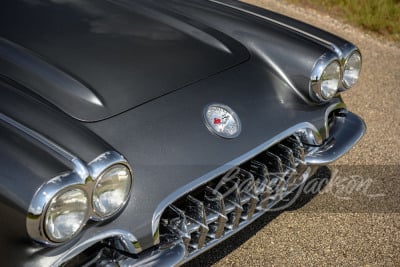 1962 CHEVROLET CORVETTE CUSTOM CONVERTIBLE - 7