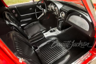 1963 CHEVROLET CORVETTE SPLIT-WINDOW COUPE - 4