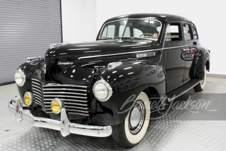 1940 CHRYSLER NEW YORKER 4-DOOR SEDAN